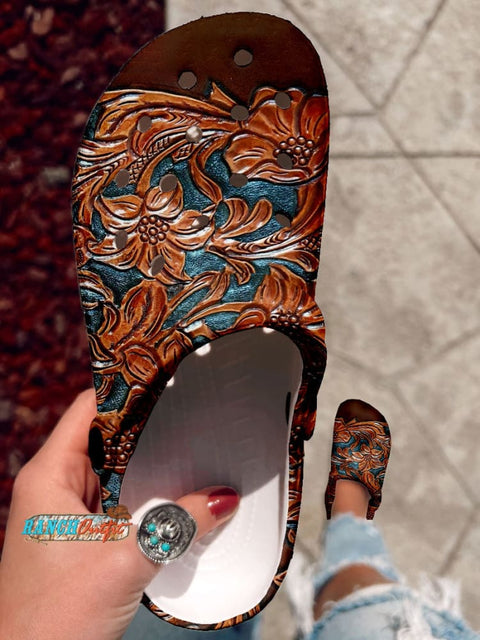 Vintage Art Print Casual Hole Slippers